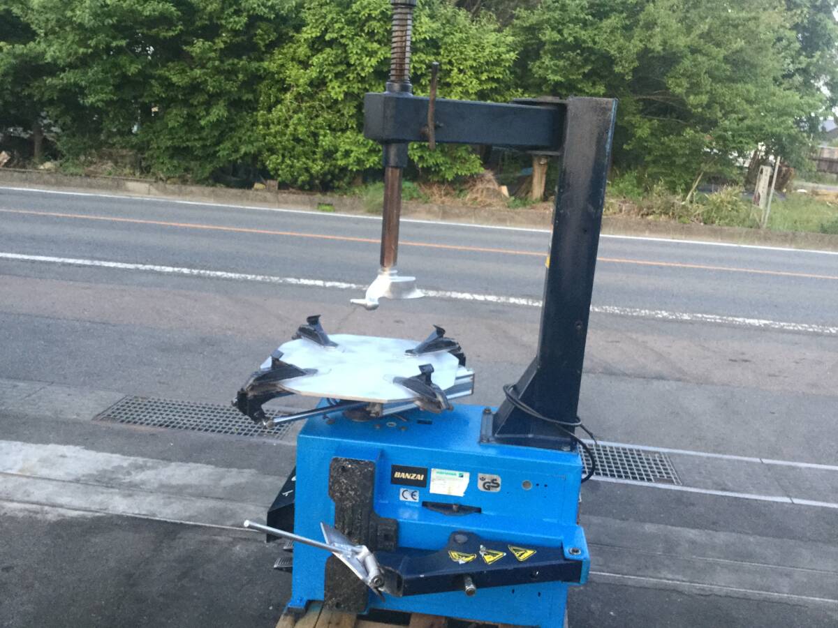  tire changer MON1200A 3.200V used 