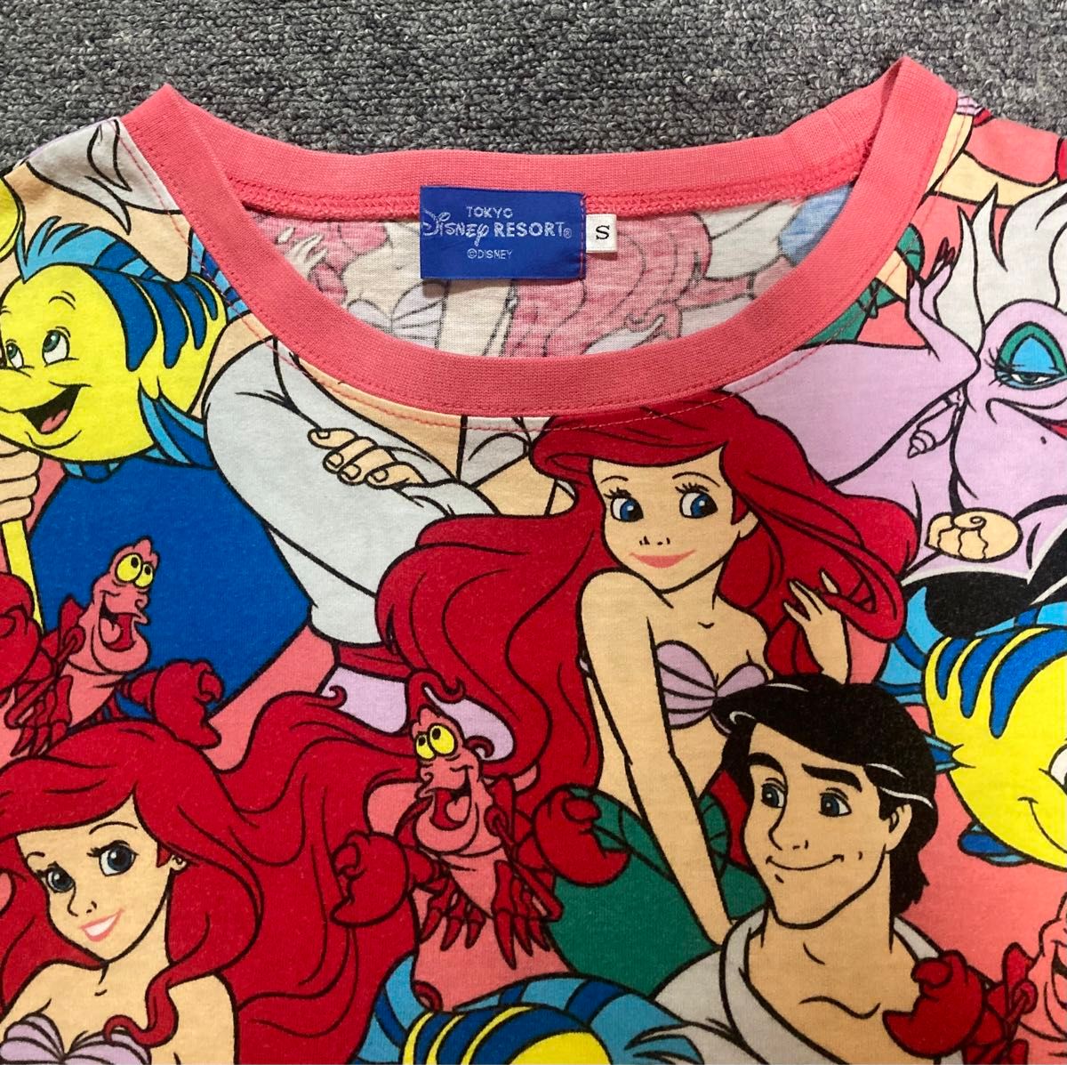 東京ディズニー リゾート ディズニーシー Tシャツ      アリエル 総柄 プリンセス