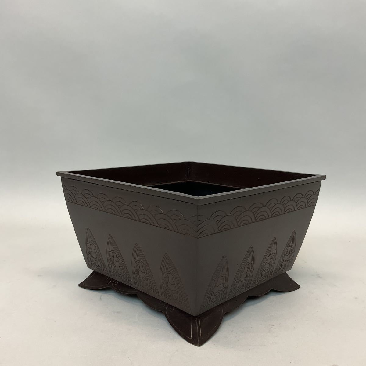骨董・茶道具】☆明治金工師 正美唐金製鯉瀧登図花瓶 el043ugl.9 骨董・茶道具】☆明治金工師 正美唐金製鯉瀧登図花瓶 el043ugl.9