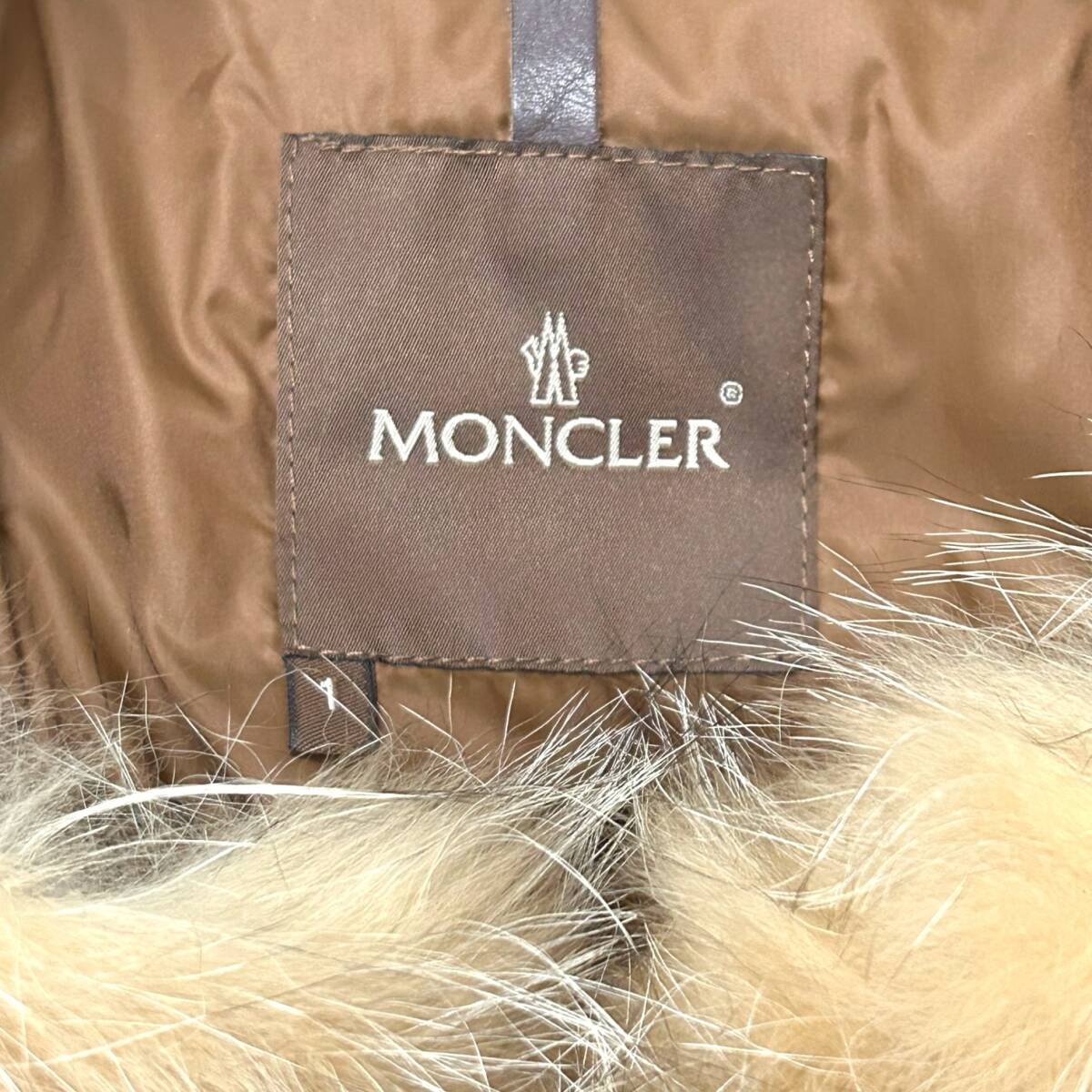 ￥1～ MONCLER モンクレール 茶タグ レディース ダウンジャケット コヨーテ ファー ブラウン系 上着 アウター サイズ1 Mサイズ【中古】_画像4