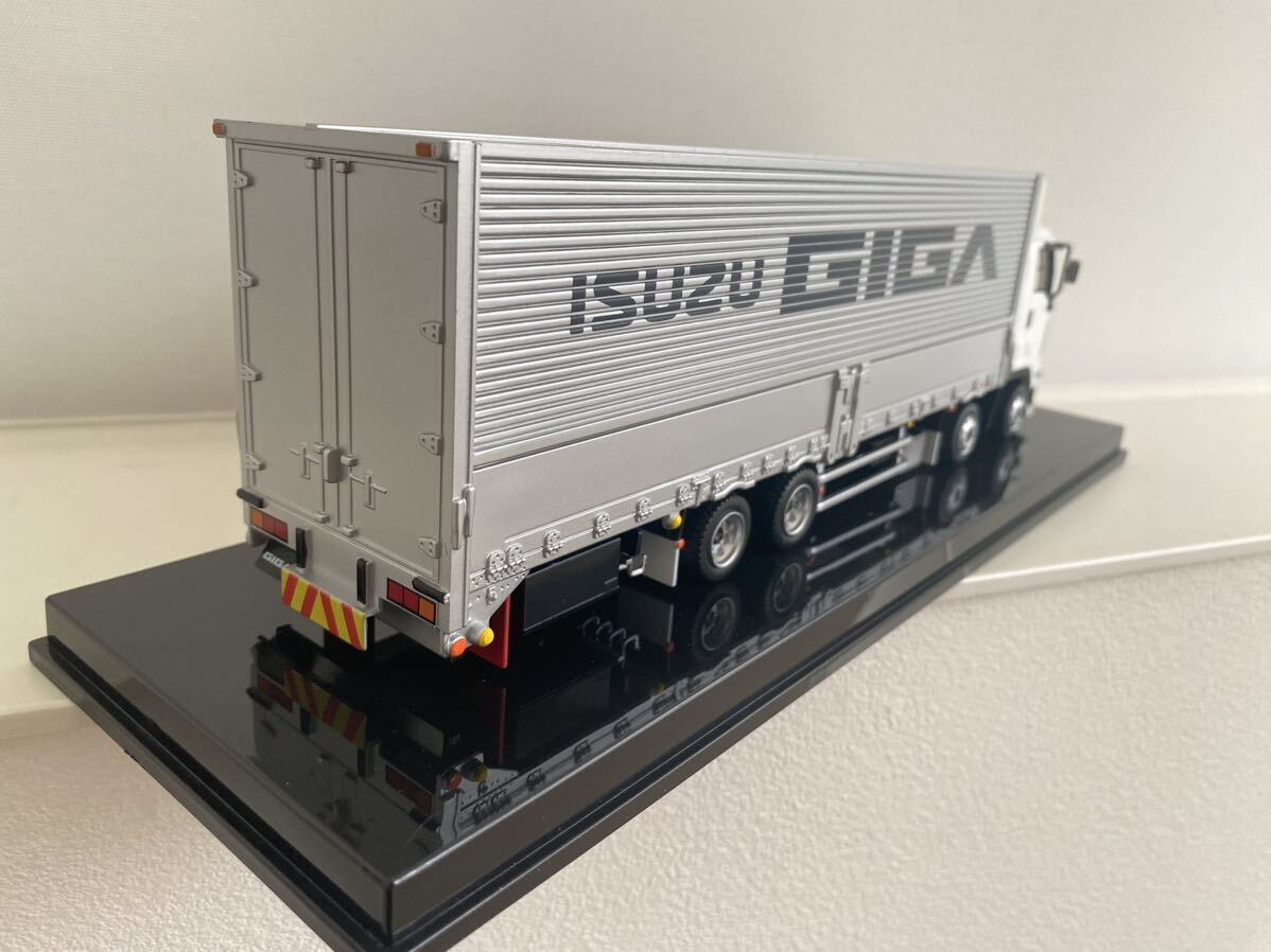 送料込み ISUZU 1/43 いすゞ GIGA ギガ Truck トラック 白 送料込み ISUZU 1/43 いすゞ GIGA ギガ Truck トラック 白