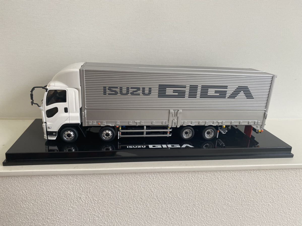 送料込み ISUZU 1/43 いすゞ GIGA ギガ Truck トラック 白 送料込み ISUZU 1/43 いすゞ GIGA ギガ Truck トラック 白