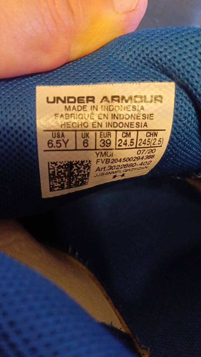 * Under Armor sneakers 24.5cm*