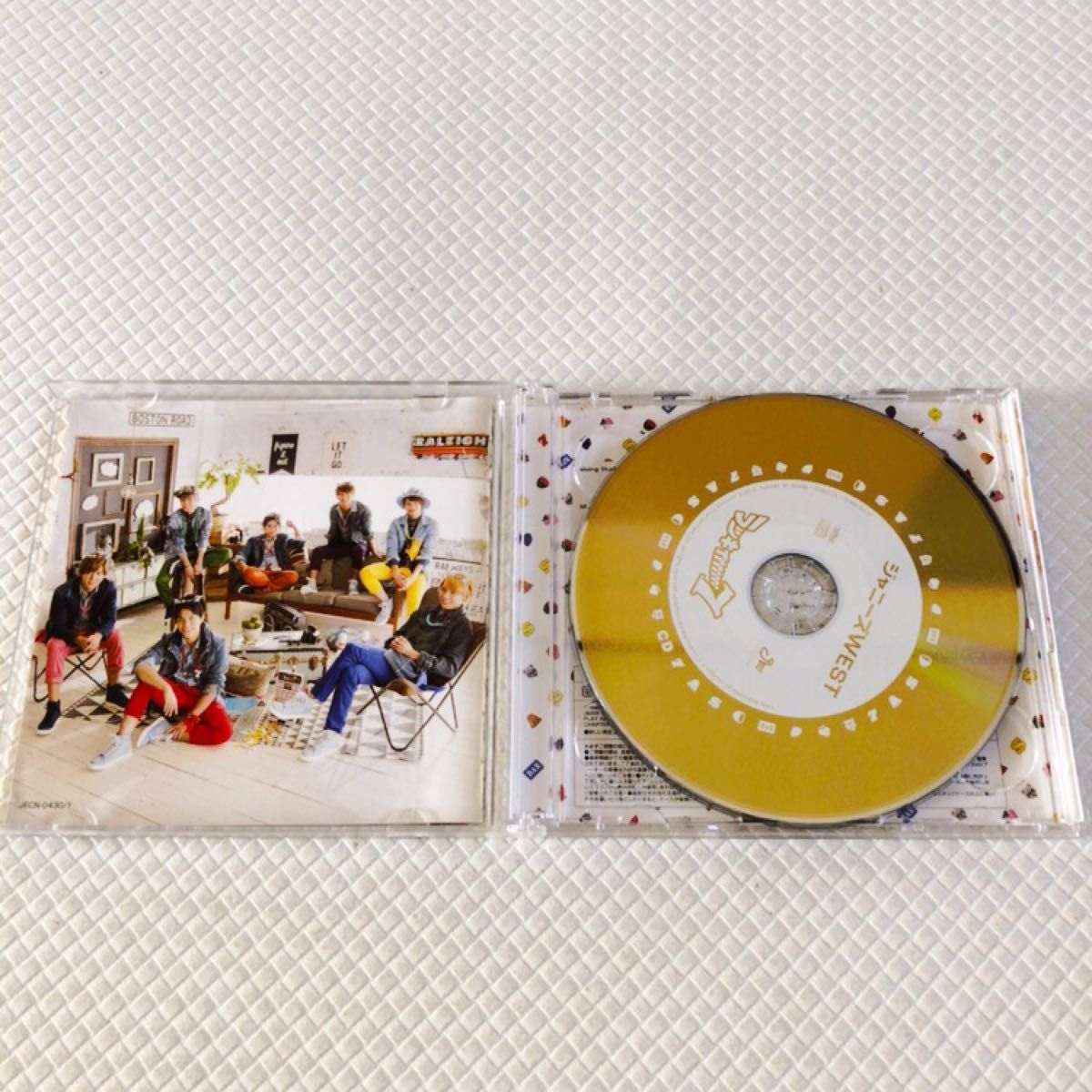 初回盤アルバム〈CD+DVD〉　ジャニーズWEST『ラッキィィィィィィィ7』　WEST.　　　　s1871d