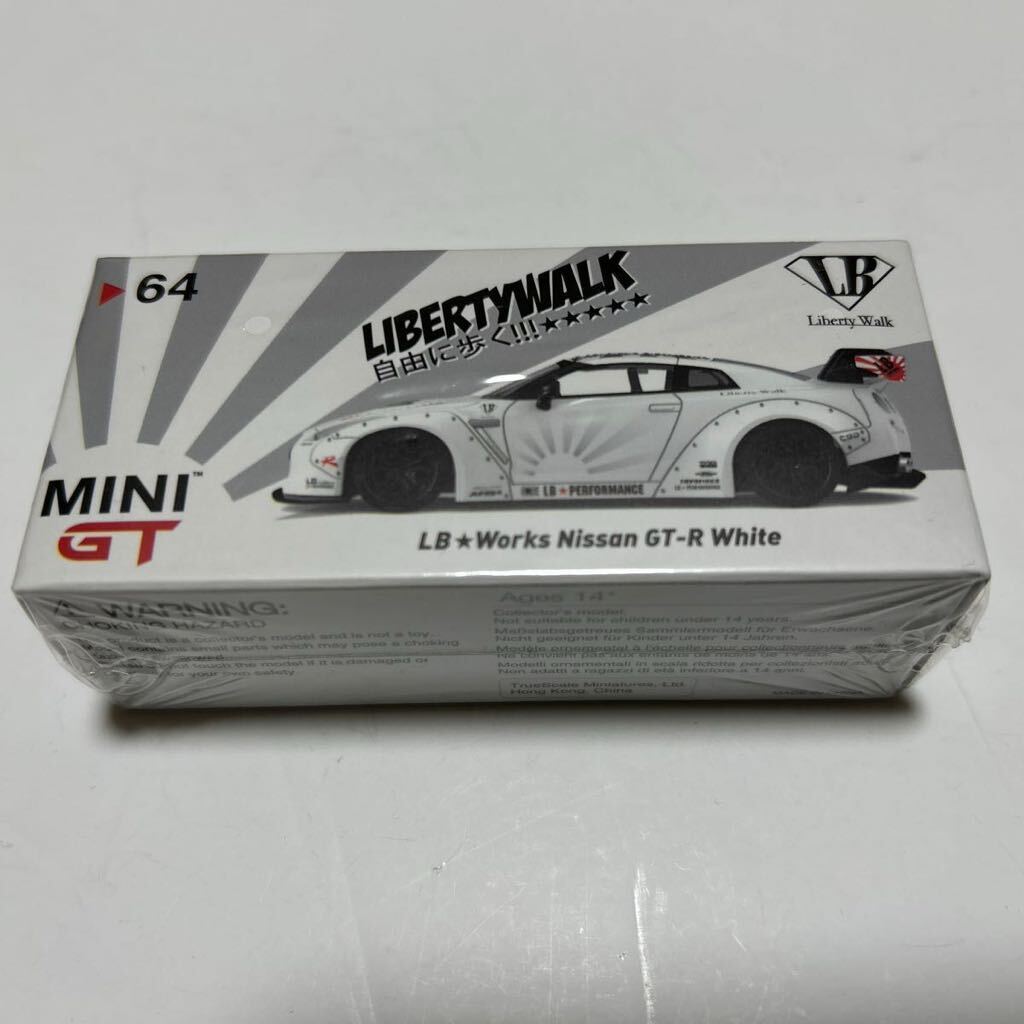 MINI GT 1/64 LB WORKS Nissan GT-R R35　White　日産 GT-R R35 ☆ トゥルースケール リバティーウォーク ニッサン ミニカー MGT00064-L_画像1