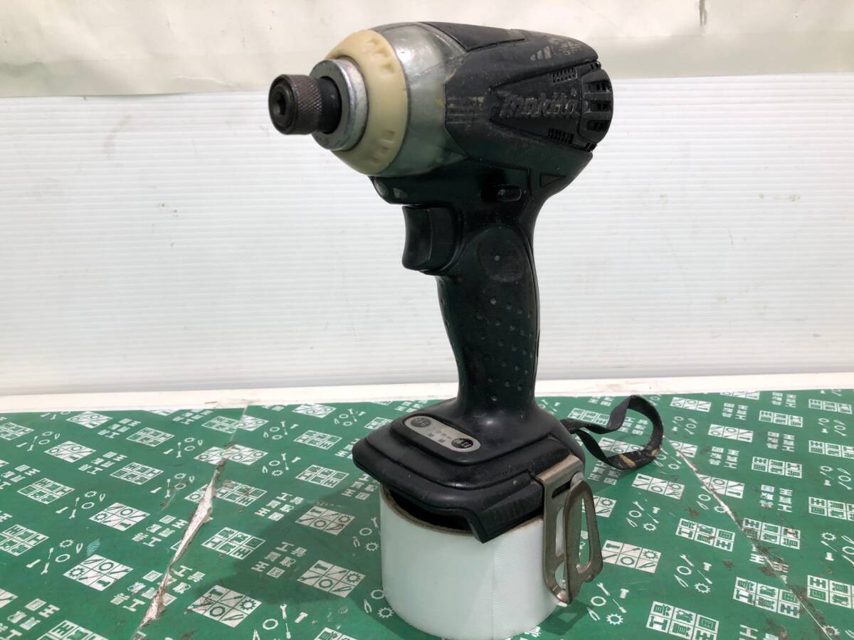 中古品 電動工具 makita マキタ インパクトドライバ/充電式ライトセット TD133D/ML184 バッテリー付.屋外作業 ITX8TT4F21E2_画像2