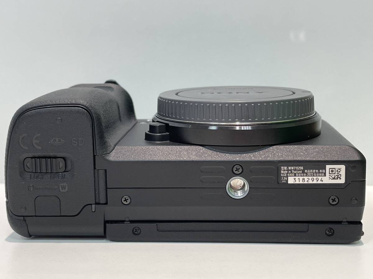 【B14587CK】極美品 SONY ソニー ILCE-6400Y B α6400 ダブルズームレンズキット E PZ 16-50mm F3.5-5.6 OSS E 55-210mm F4.5-6.3 OSSの画像6