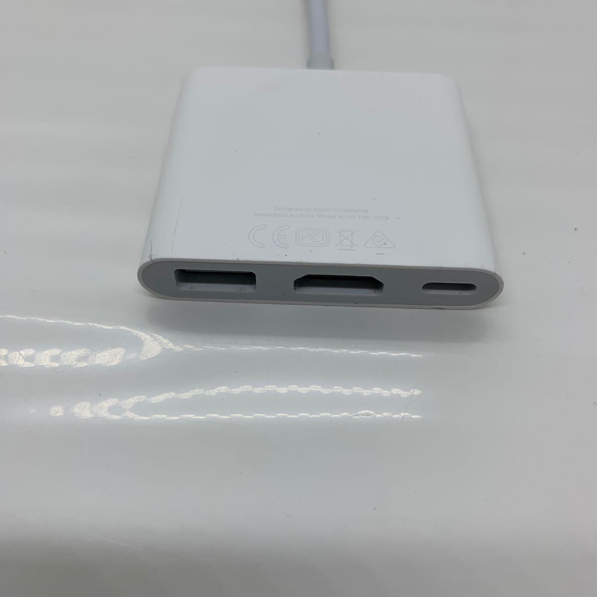 （514-14）動作確認済　Apple USB-C Digital アダプタ A2119 ホワイト_画像4