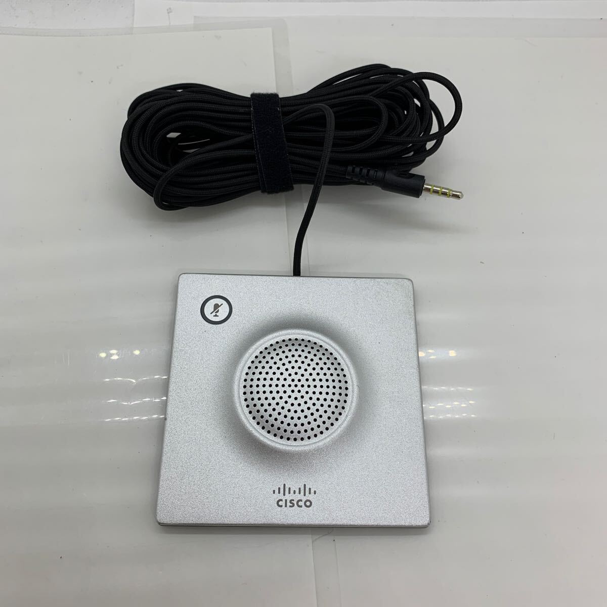 (515-1) 中古 Cisco TelePresence グレー テーブルマイク 20/TTC5-06 ケーブル ブラック　1個_画像1