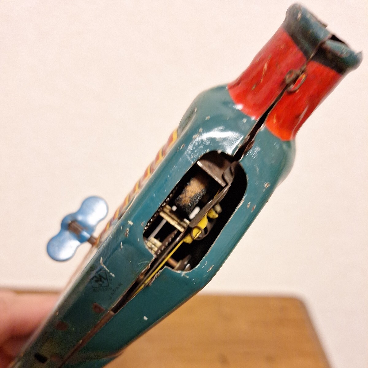 当時物 昭和レトロ ブリキ ブリキ玩具 ビンテージ ブリキ製 銃 ゼンマイ式 日本製 モダントイズ 貴重_画像4