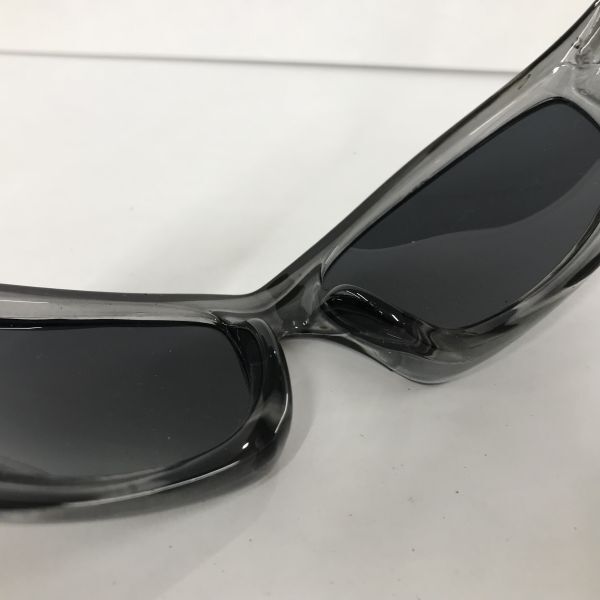 J259-CH4-639◎ Oakley オークリー サングラス MONS 50G 05-015 60-20 ファッション小物 カラーレンズ ブラック_画像5