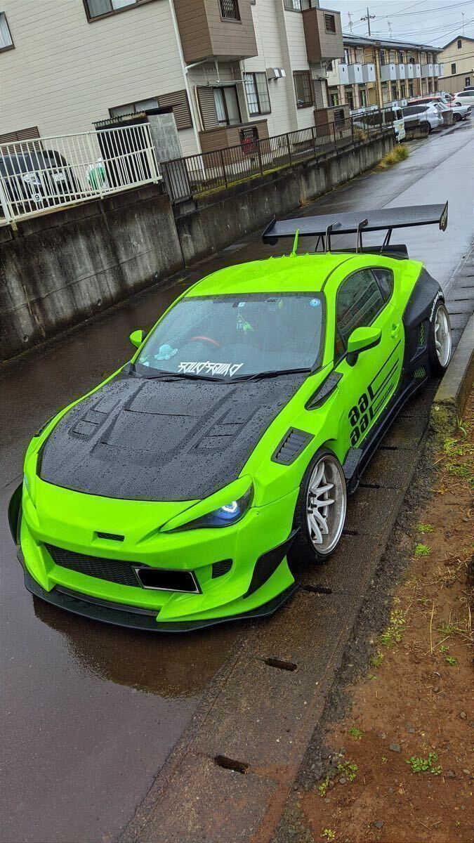 コピー品に注意　アイライン　86 BRZ ZN6 ZC6 FRP KooKys エアロ　未塗装　バンパー　フェンダー　ヘッドライト_画像2