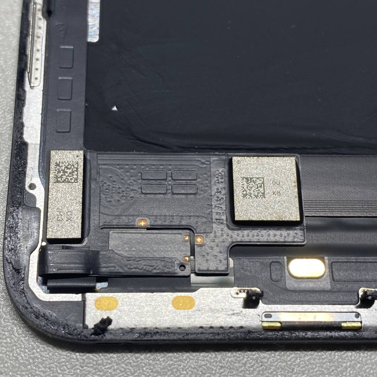 【Apple正規製品】iPhoneXs 液晶パネル - 表面ガラス破損あり_画像3