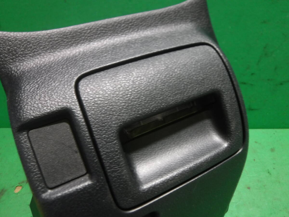 (D) Toyota Spade NCP145/NCP141 original front drink holder .. thing inserting 1A9B1-008G