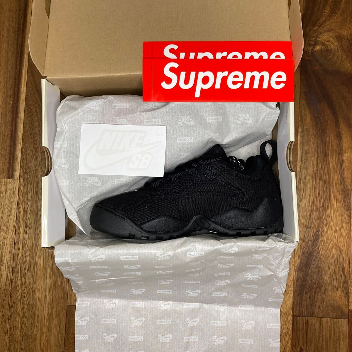 Supreme Nike SB Darwin Low Black ②