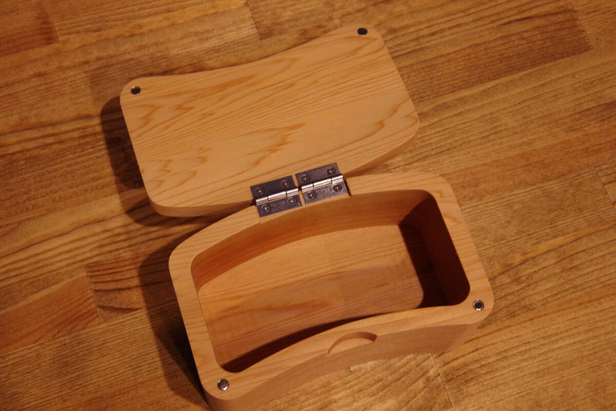 マシンカットくり抜き木製餌箱 木曽サワラ Mサイズ 165mm #153 マシンカットくり抜き木製餌箱 木曽サワラ Mサイズ 165mm #153