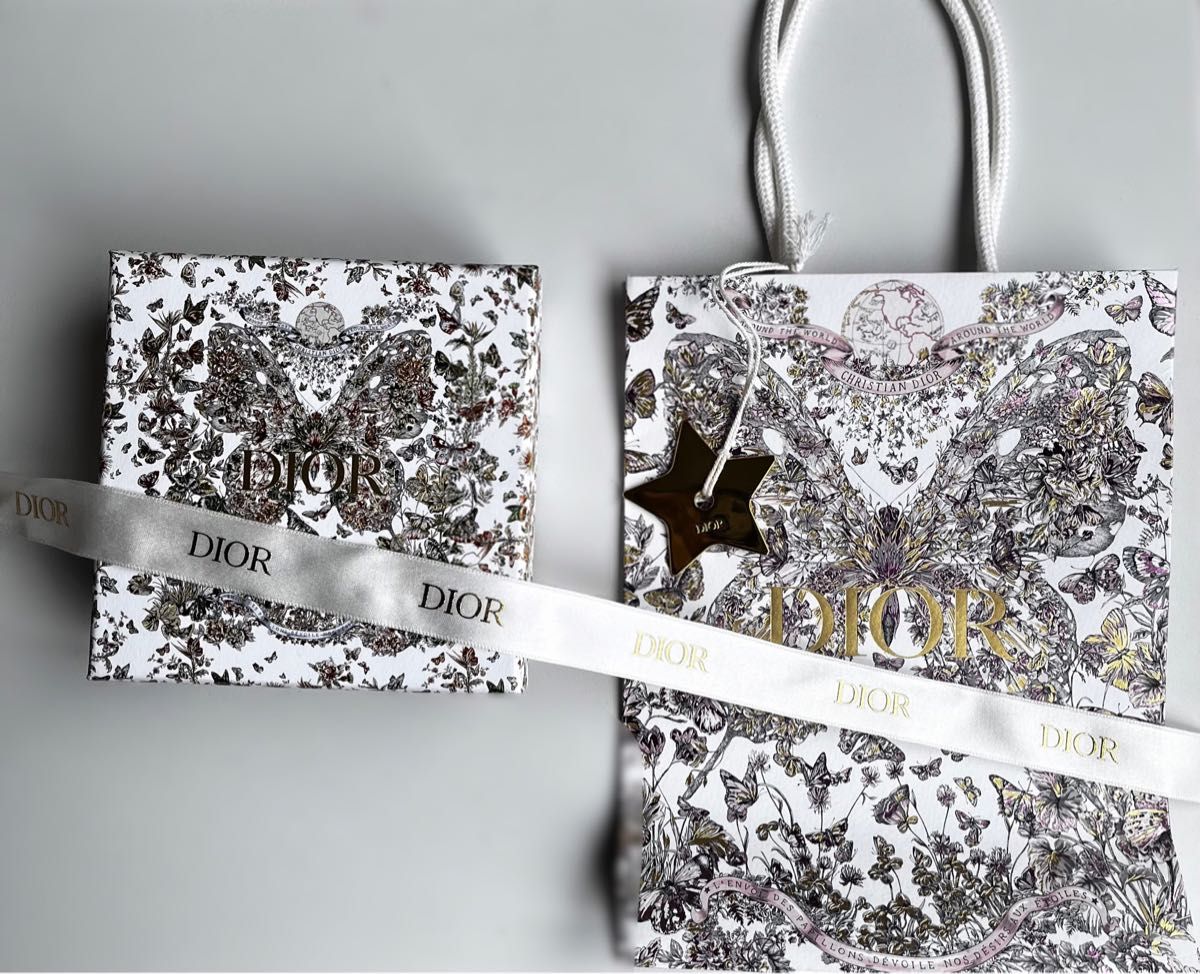 Christian Dior ホリデー限定ショッパー 2023 【ディオール】3点 Christian Dior ホリデー限定ショッパー 2023 【ディオール】3点