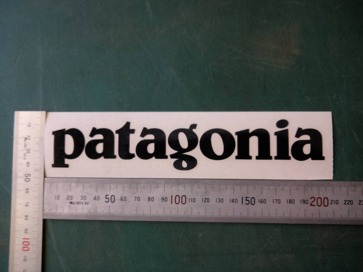 patagonia パタゴニア　切文字フィルム　屋外用黒色　ロゴ ステッカー カッティング　中古在庫限り_画像1
