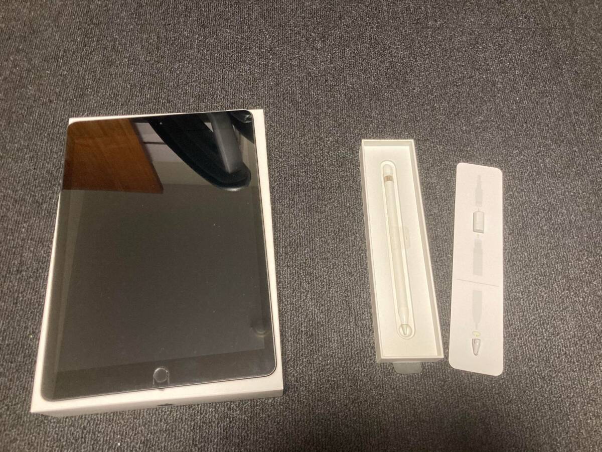 （中古）Apple iPad 第7世代 Wi-Fi Cellular SIMフリー 32GB +（中古）Apple Pencil (アップルペンシル )第1世代 おまけカバー付きの画像2