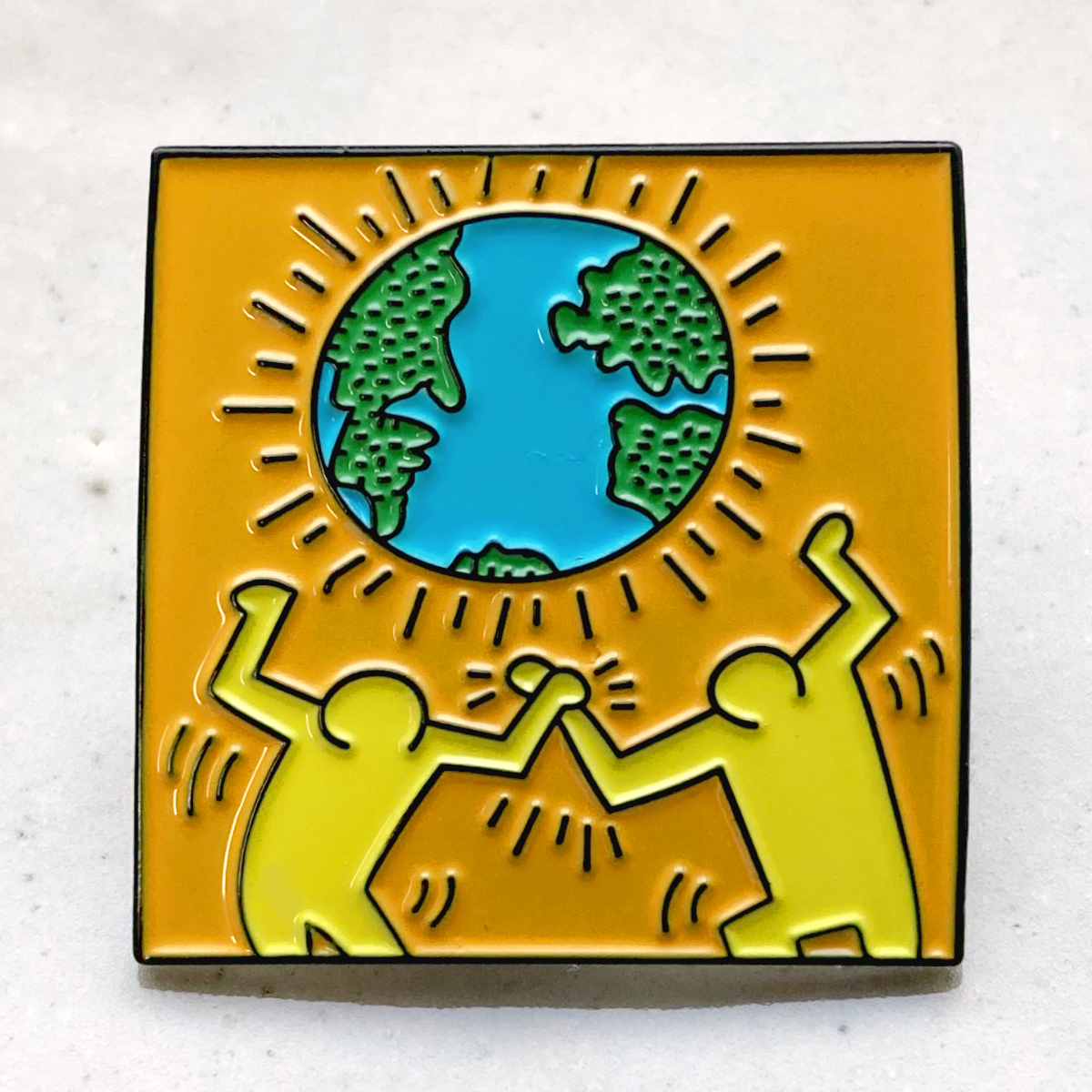 キース・へリング　地球　ワールド　world◆ピンバッジ　ピンズ　バッチ　ブローチ◆ポップアート　Keith Haring　Earth Day