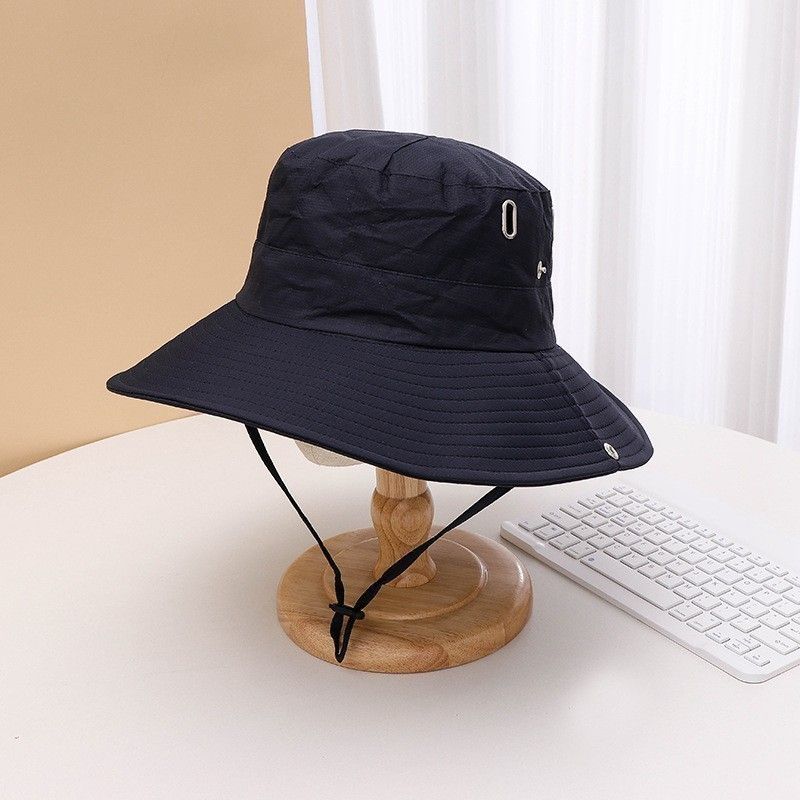 《新品、未使用品》サファリハット 帽子 撥水 UV 男女兼用 メッシュ 紐付き バケットハット  キャンプ アウトドア  ネイビー