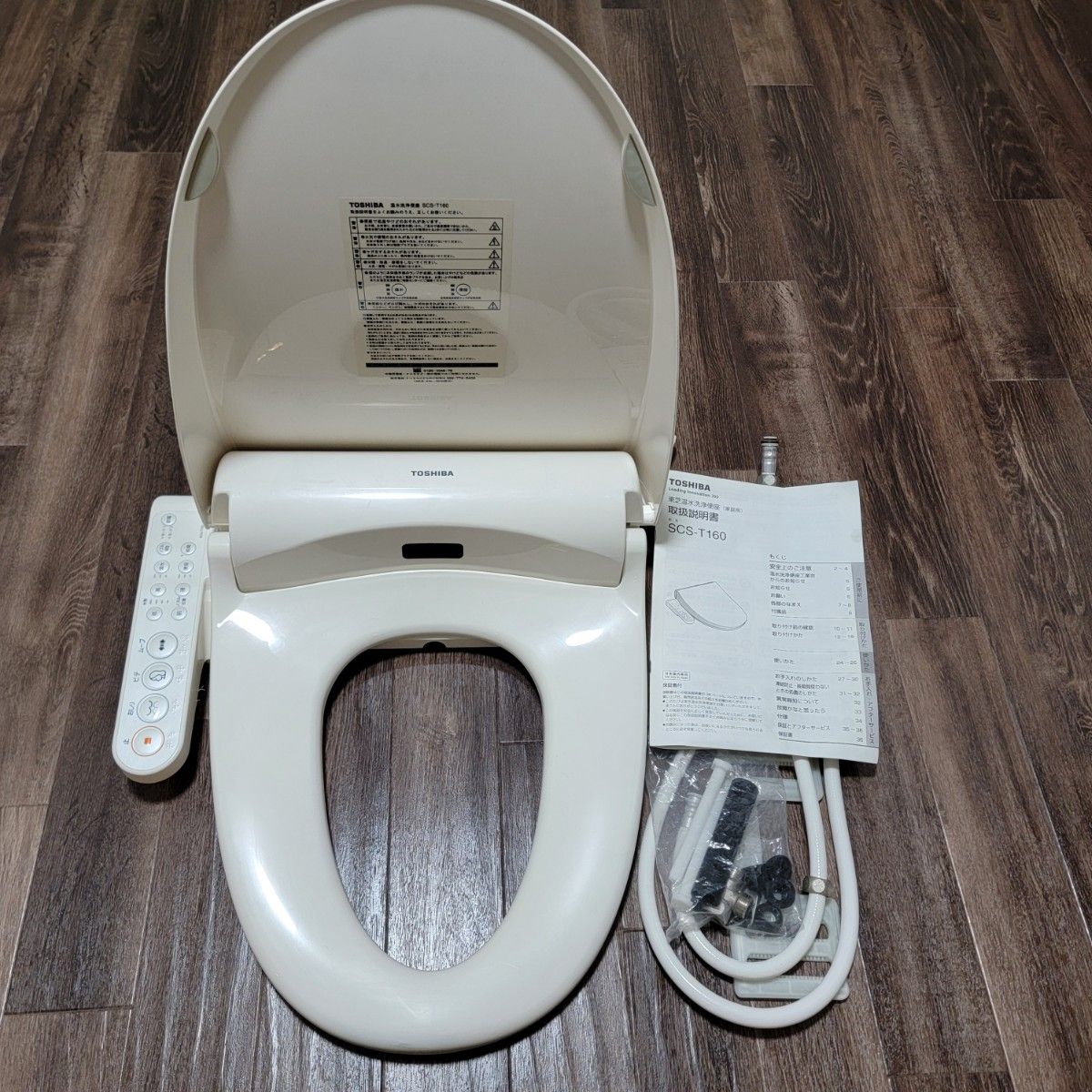 美品】TOSHIBA 東芝 温水洗浄便座 SCS-T160 電気温水便座 美品】TOSHIBA 東芝 温水洗浄便座 SCS-T160 電気温水便座
