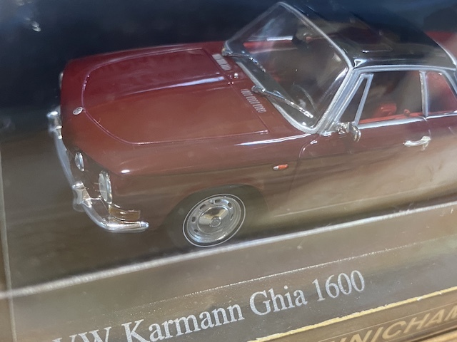  Minichamps フォルクスワーゲン VW Karmann Ghia 1600 1966 ダークレッド 1:43の画像1