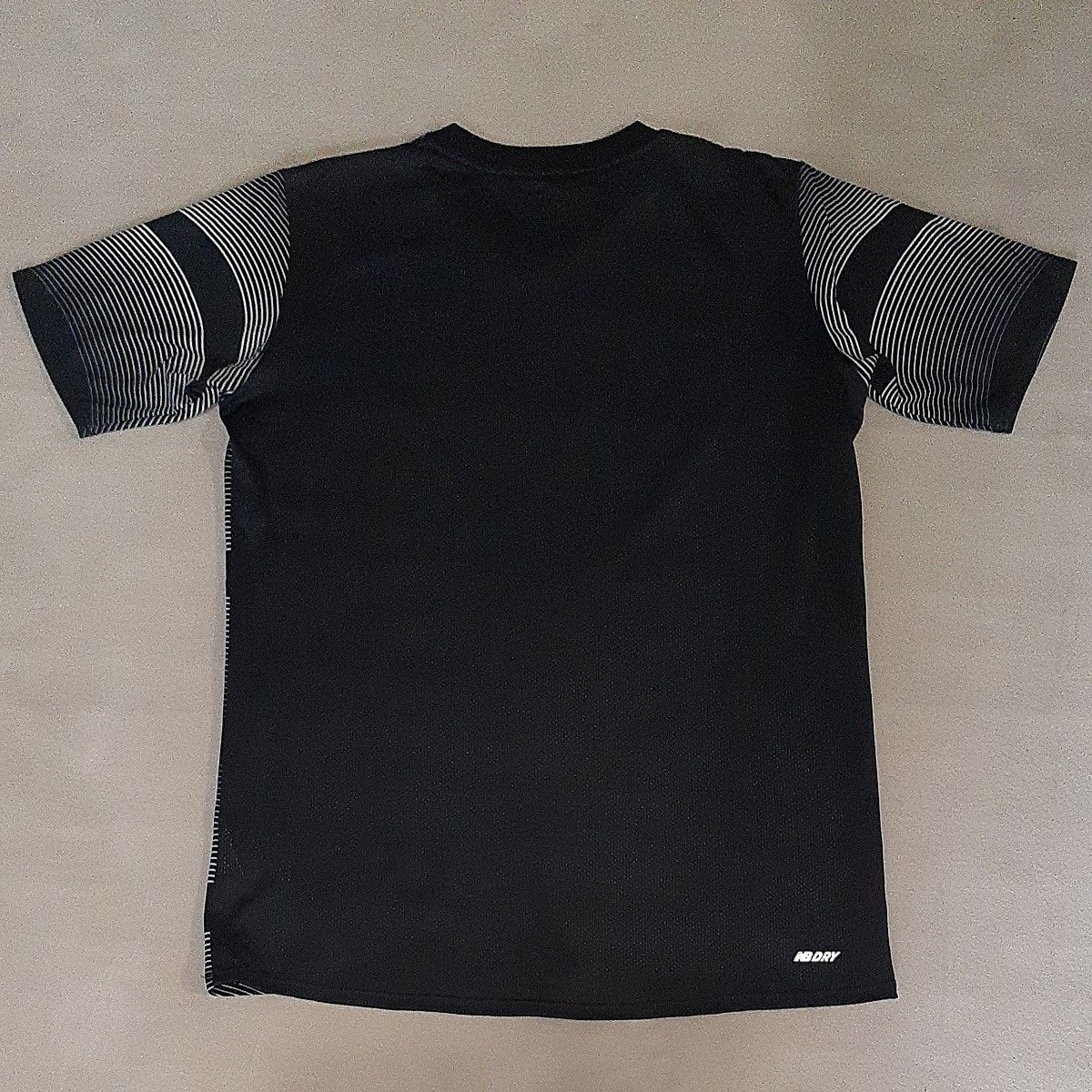 【超美品】New Balance　ニューバランス　 半袖Tシャツ Tシャツ 半袖 トップス スポーツ　Dry