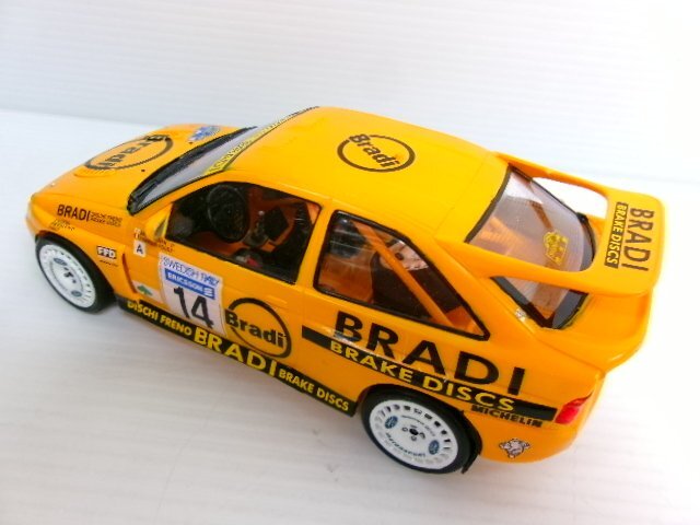 タミヤ 1/24 フォード エスコート BRADI #14 スウェーデン 1996 仕様 プラモデル 完成品 (4122-440)_画像6