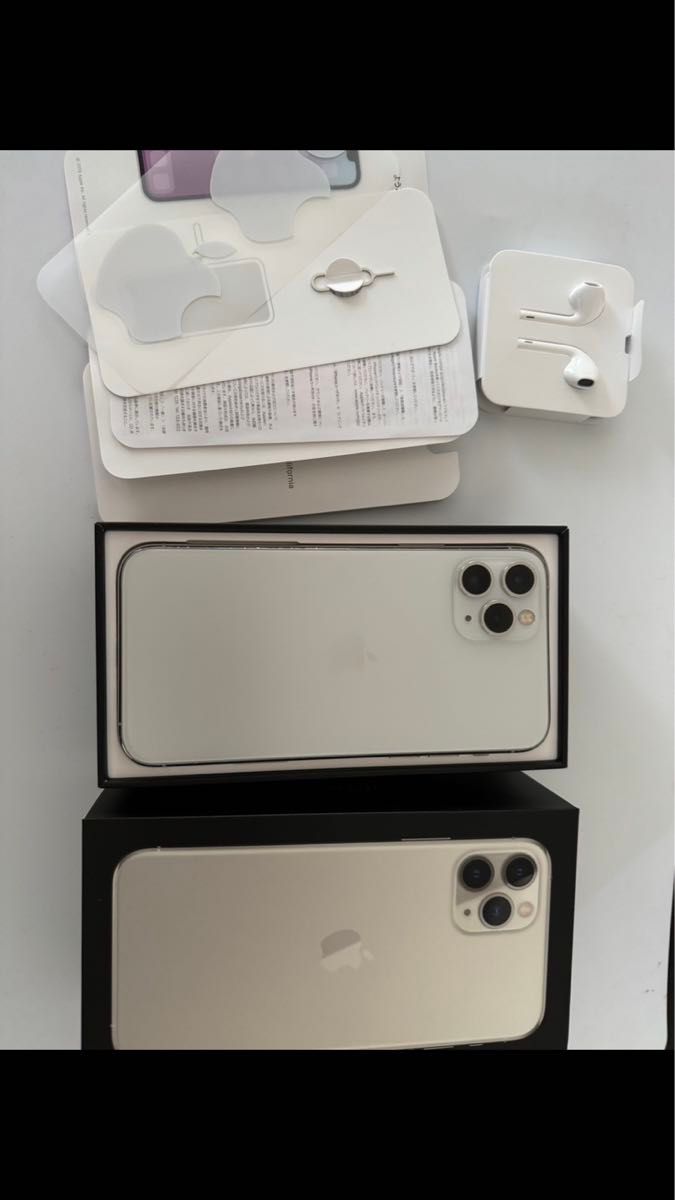 機種iPhone11Pro、カラーパールホワイト、容量256GB、SIMフリー、箱、イヤホン、アップルシール、イヤホンは未使用。