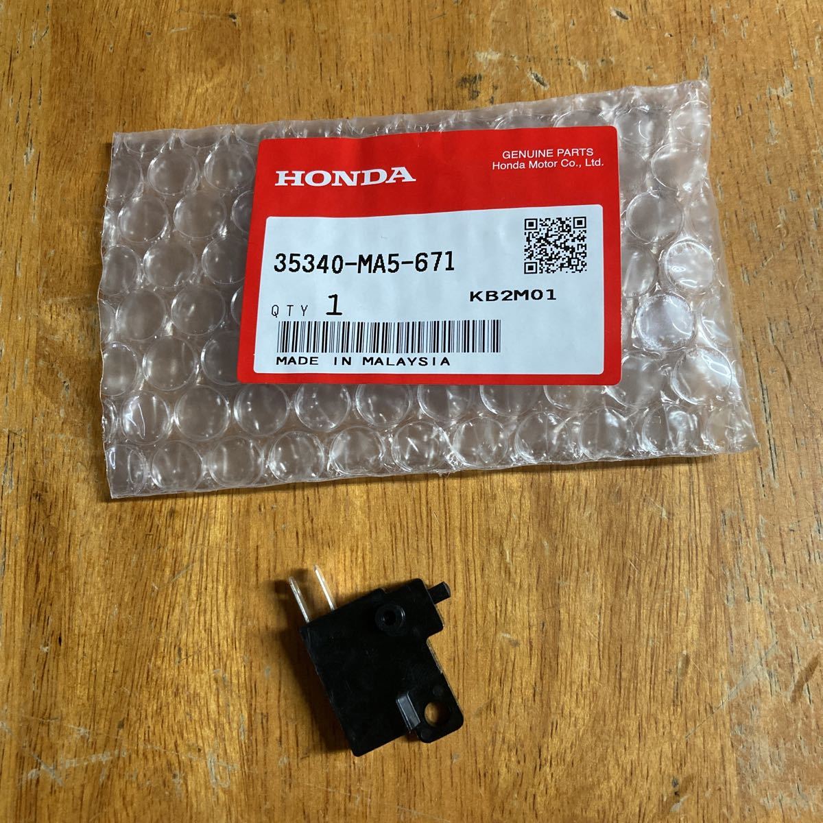 送料込価格 ホンダ純正 フロント ブレーキ スイッチ 35340-MA5 送料込価格 ホンダ純正 フロント ブレーキ スイッチ 35340-MA5