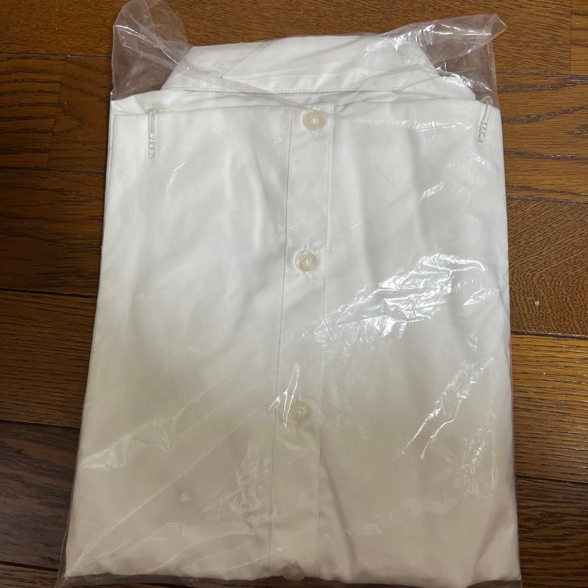 EAST BOY 半袖ワイシャツ新品、未開封品　 ワイシャツ 半袖 白　4枚在庫あります。