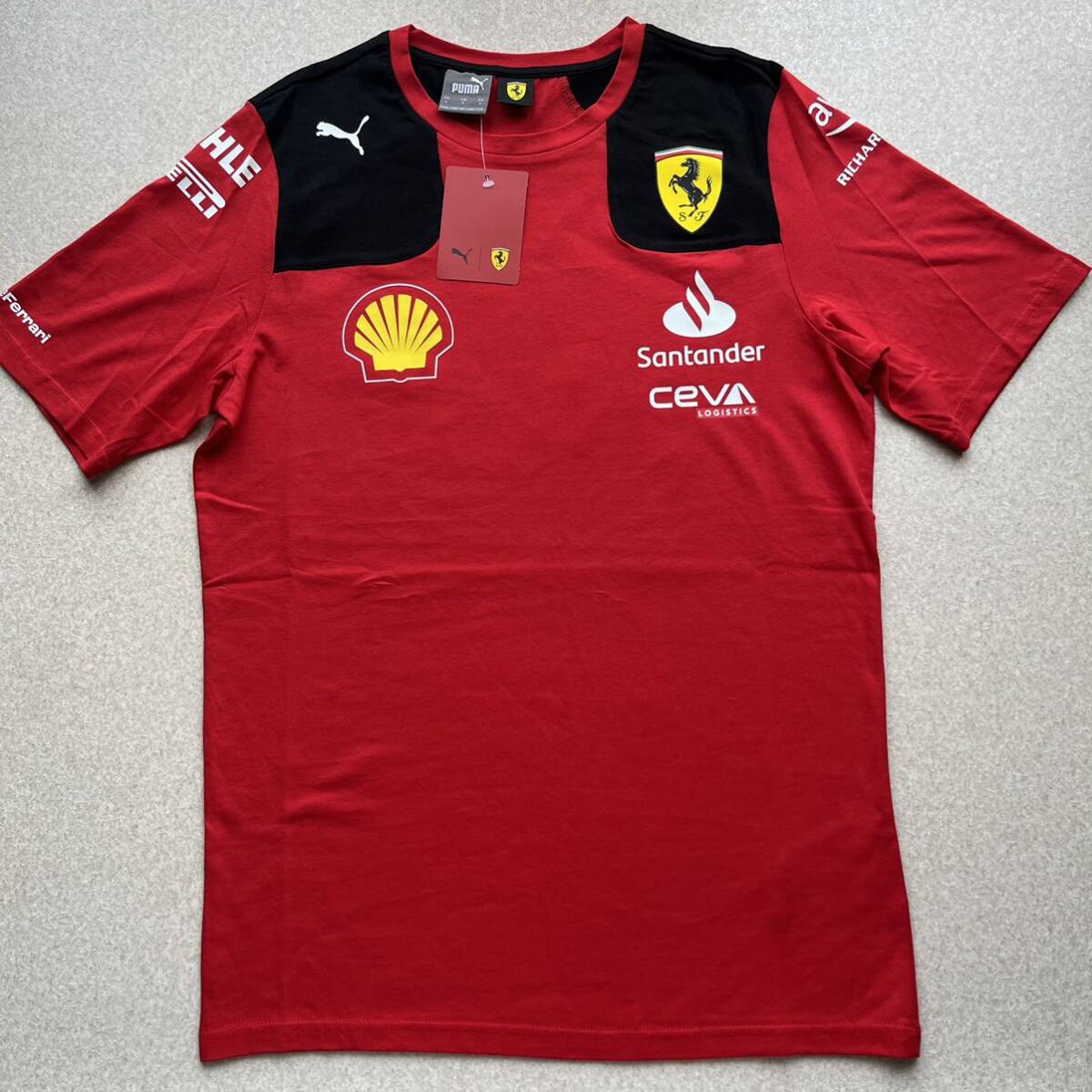 新品 Ferrari フェラーリ F1 ウエア Tシャツ カットソー 新品 Ferrari フェラーリ F1 ウエア Tシャツ カットソー