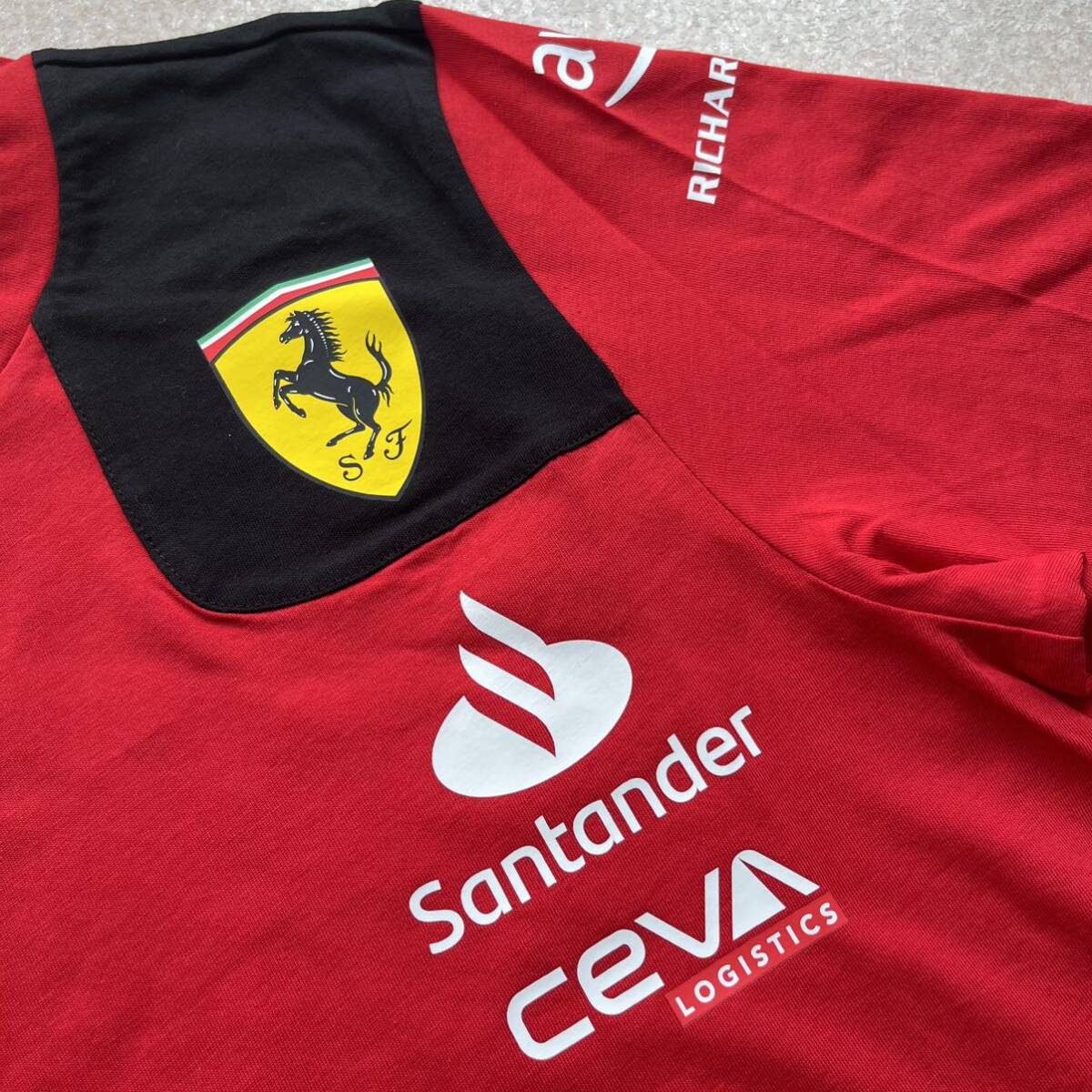 新品 Ferrari フェラーリ F1 ウエア Tシャツ カットソー 新品 Ferrari フェラーリ F1 ウエア Tシャツ カットソー