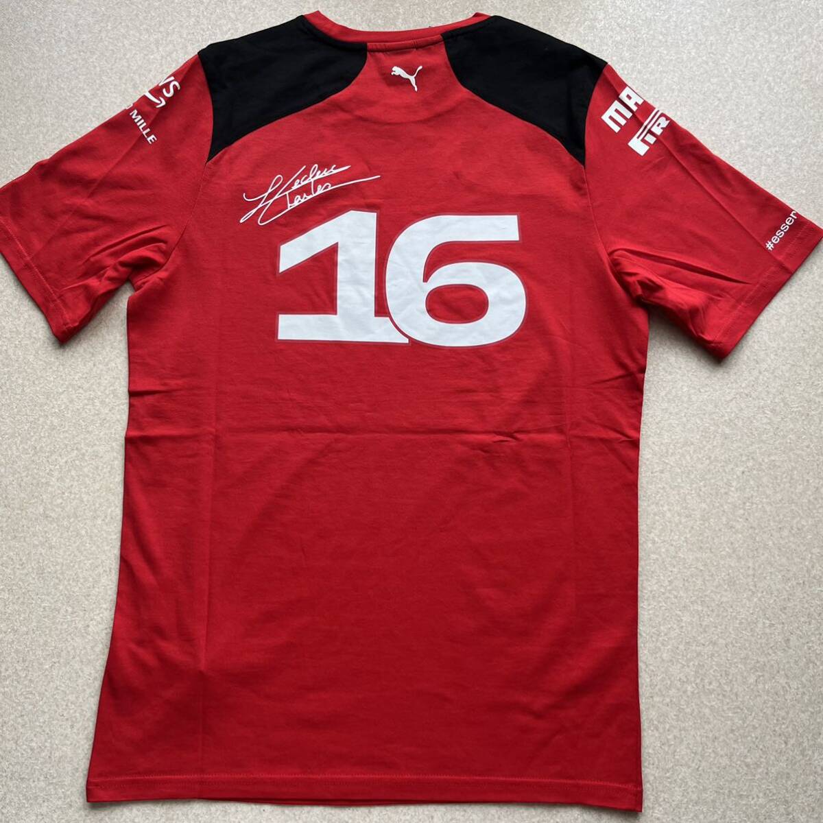 新品 Ferrari フェラーリ F1 ウエア Tシャツ カットソー 新品 Ferrari フェラーリ F1 ウエア Tシャツ カットソー