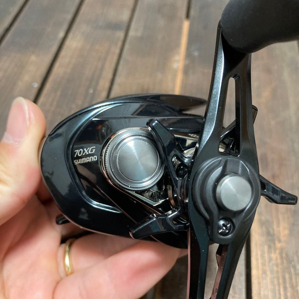 本日限定価格 24 メタニウム DC 70 XG 右ハンドル SHIMANO 本日限定価格 24 メタニウム DC 70 XG 右ハンドル SHIMANO