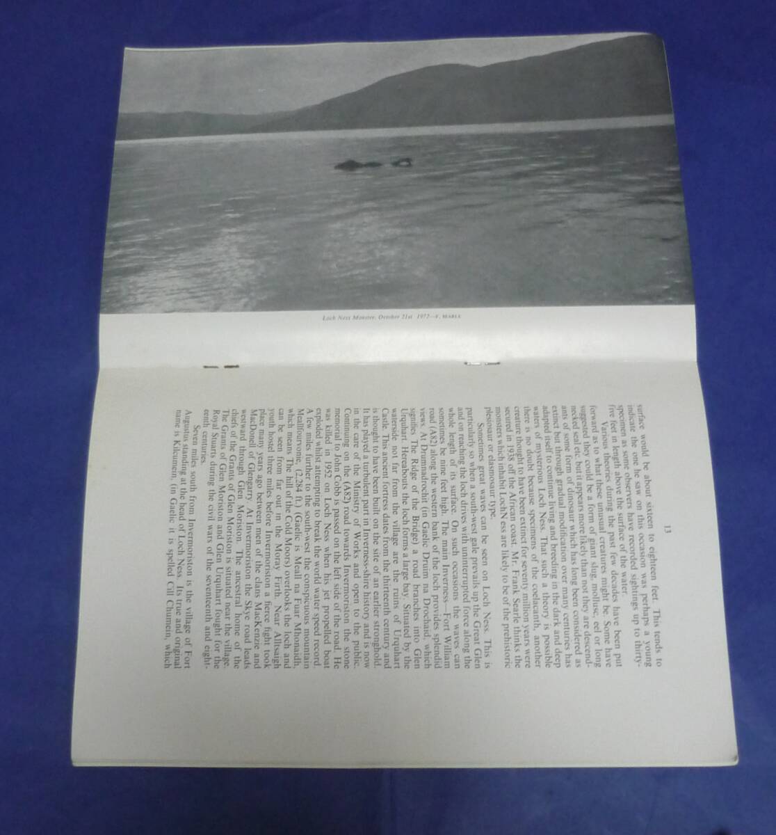 ★1974年英国ネス湖周辺で購入した当時の小冊子「Loch Ness and The Great Glen」:BARRIE ROBERTSON著。「ネッシー」の写真数枚入り。_内容見本：ネッシーとされる写真
