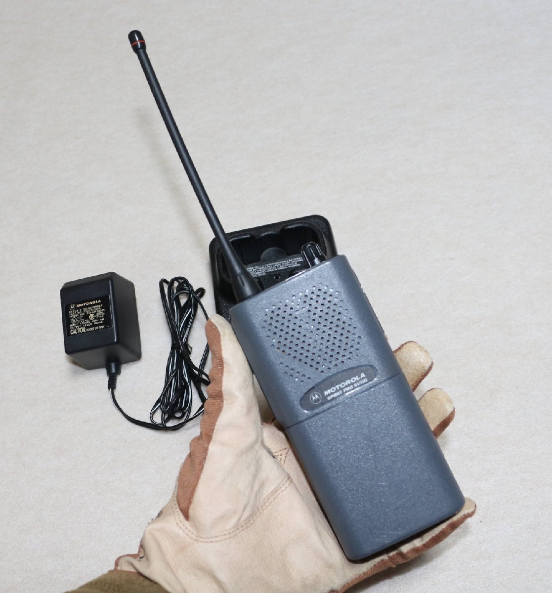 ヤフオク ジャンク MOTOROLA SPRIT PRO SV110 4チャンネル VHFトランシーバー 充電器付きセット ham_画像3