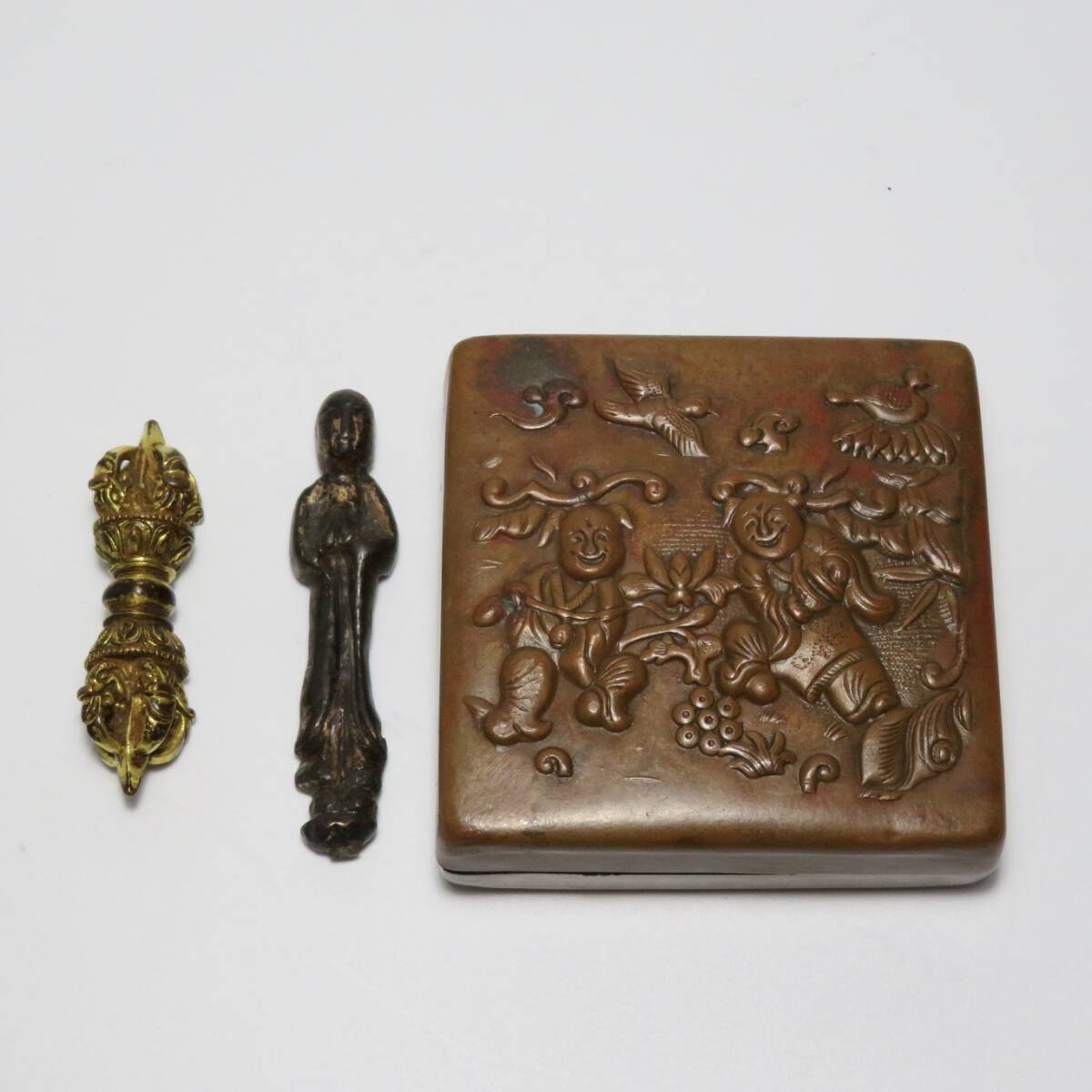 古美術 銅製 銅人物 銅嬰戲盒 童子 金剛杵老銅 時代物の画像1