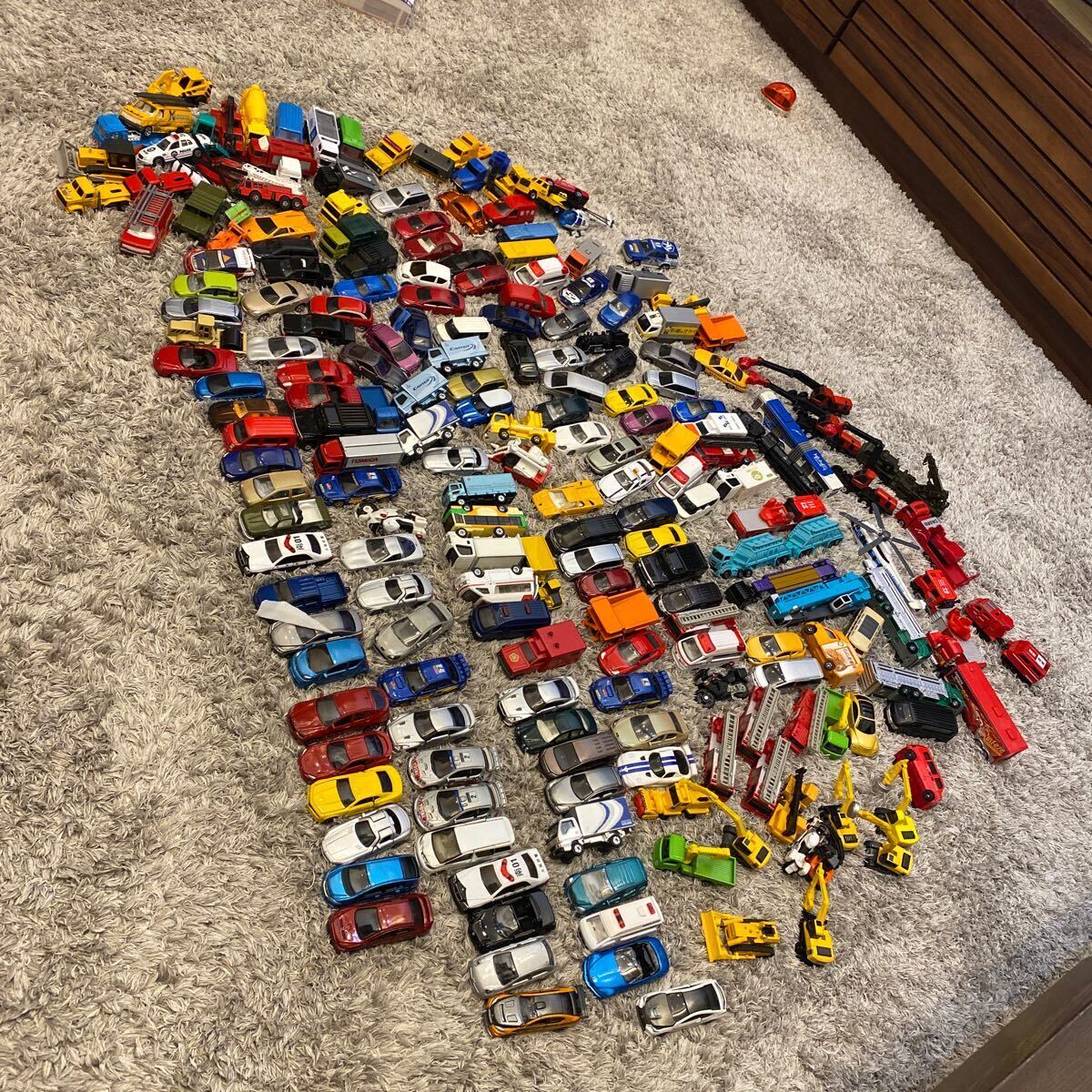 Yahoo!オークション - トミカ TOMICA 大量 まとめ売り まとめて Yahoo!オークション - トミカ TOMICA 大量 まとめ売り まとめて