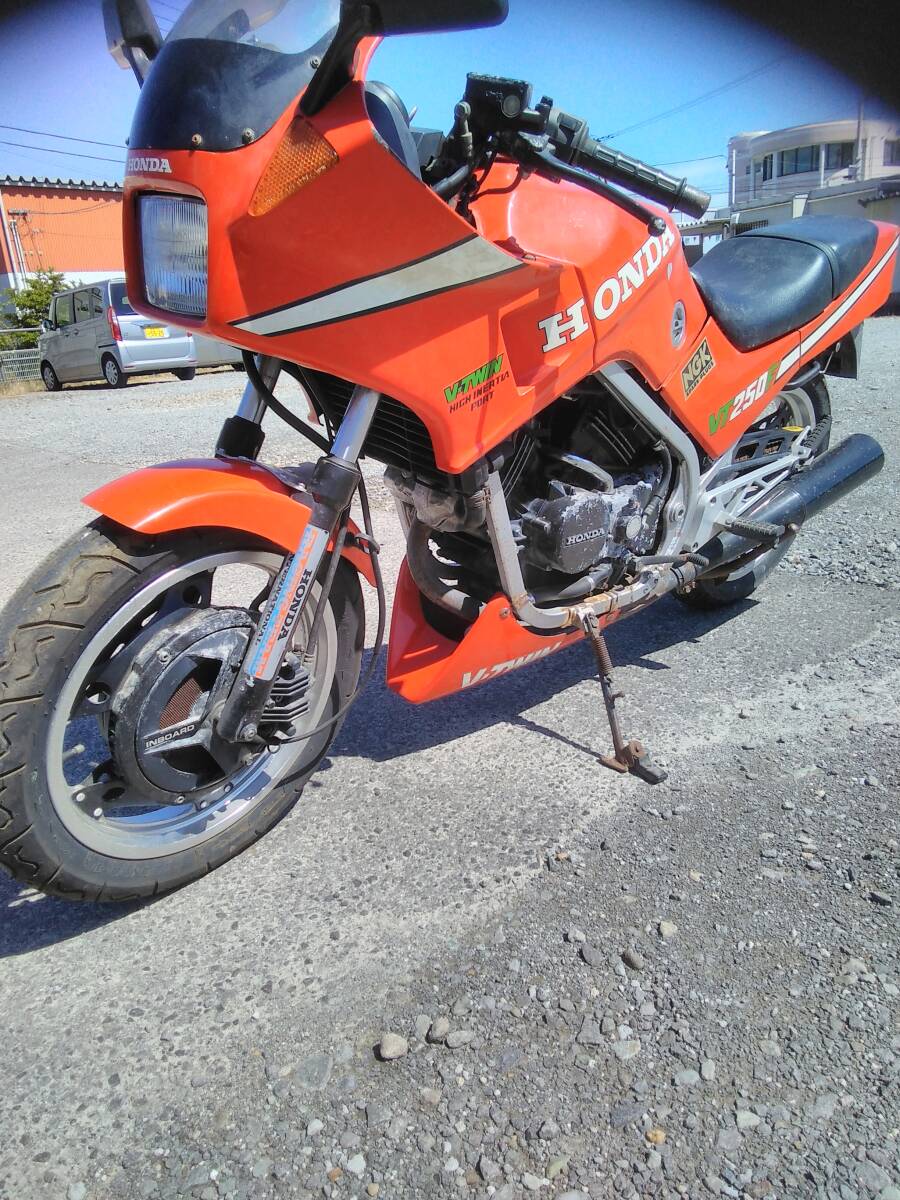 VT250F　書類無し　不動　部品取り　ジャンク_画像8