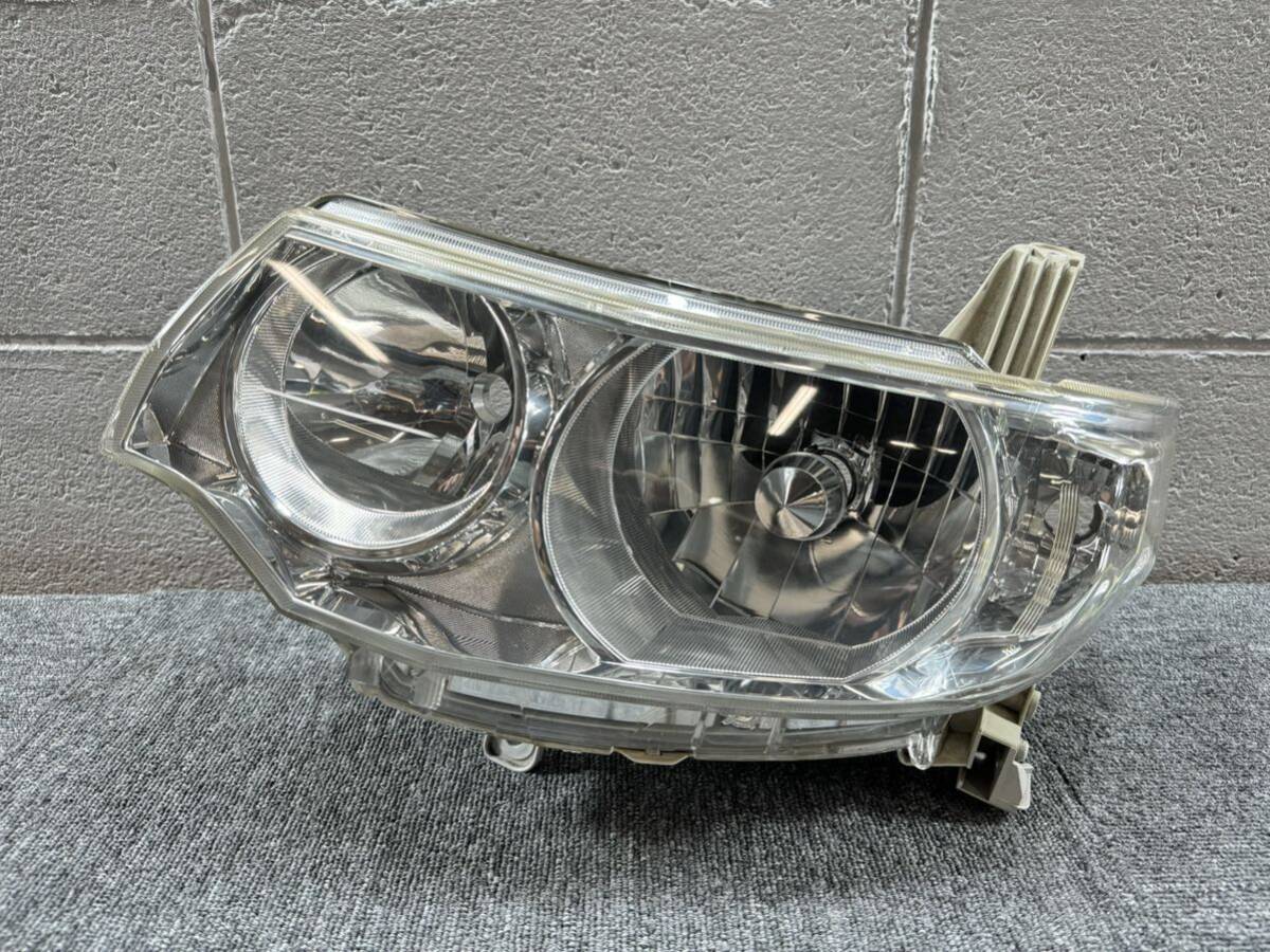 R60516 タント カスタム L375S 純正 ヘッドライト 左 HID KOITO 100-51944_画像1