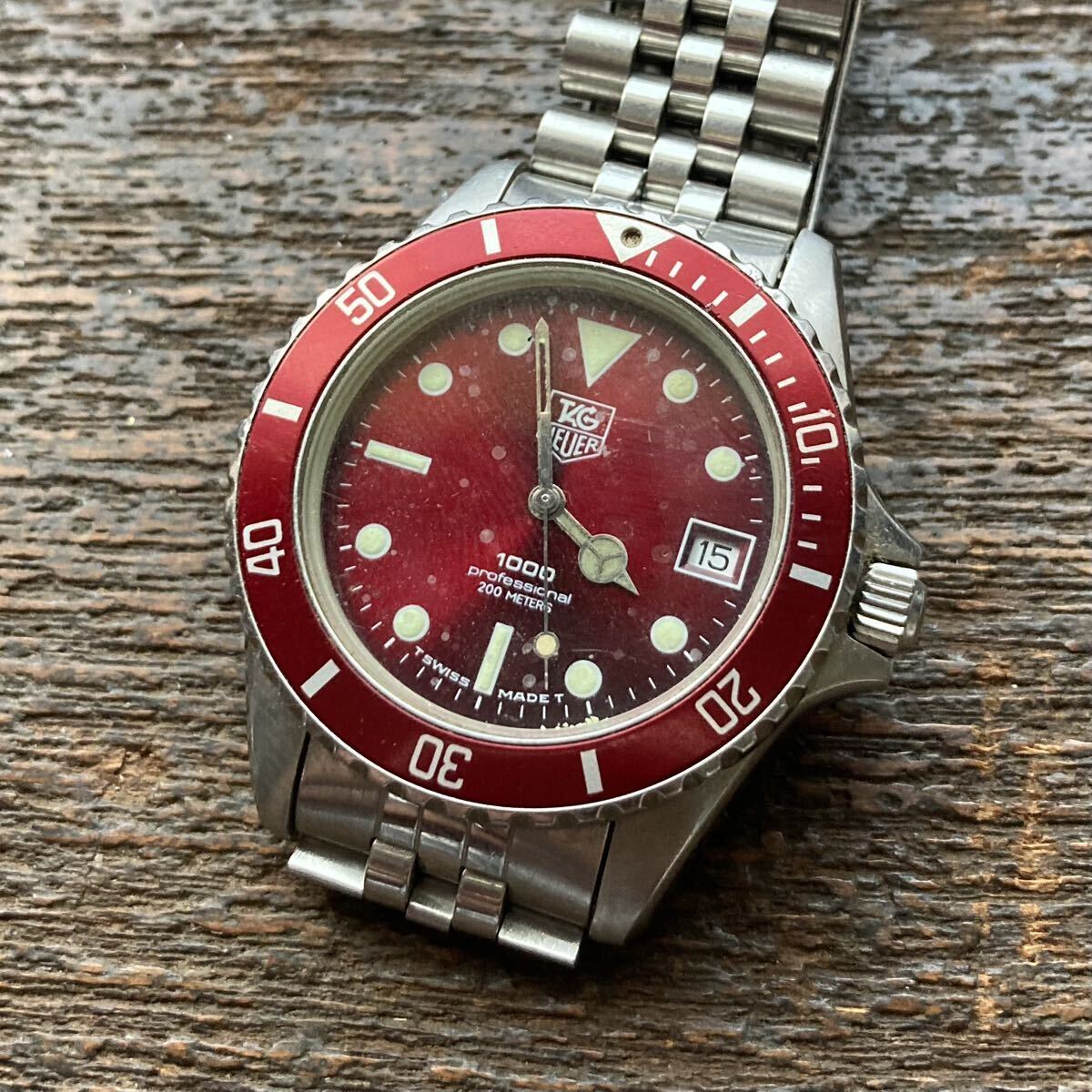 TAGHEUER タグホイヤー プロフェッショナル 1000 980.913 N クォーツ 希少 レッド ジャンク 未整備品_画像2