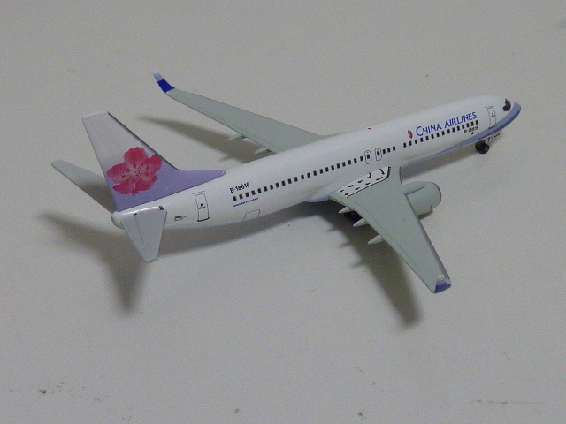 DRAGON 1/400 CHINA AIR LINES B 737-800 の画像2