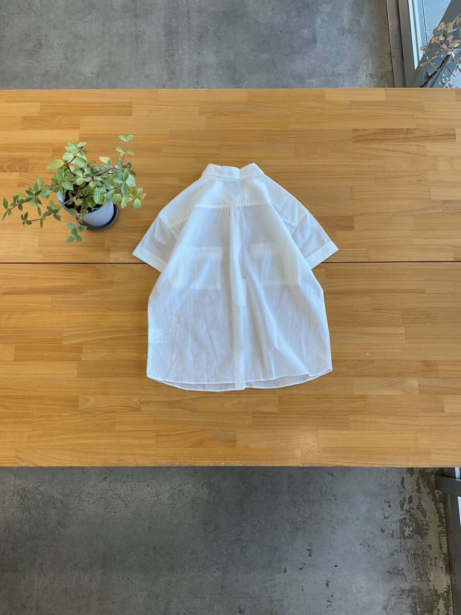 美品 UNTITLED アンタイトル 半袖コットンシャツトップス ショートポイントカラー ブラウス カットソー ホワイト白色系 日本製 サイズ2の画像4