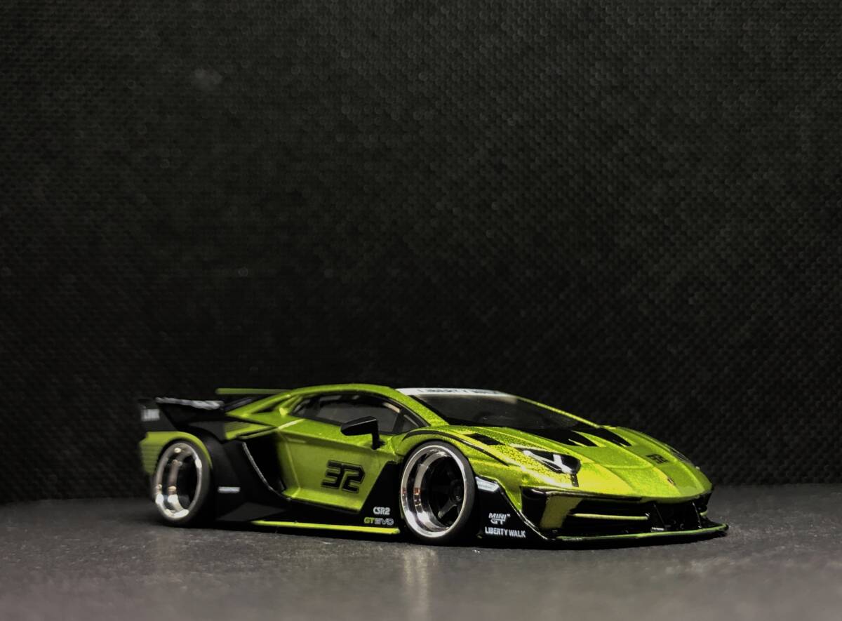 TSMモデル 1/64 LB-Silhouette WORKS Lamborghini Aventador GT EVO Lime LHD 改 深リム MINI GTの画像4