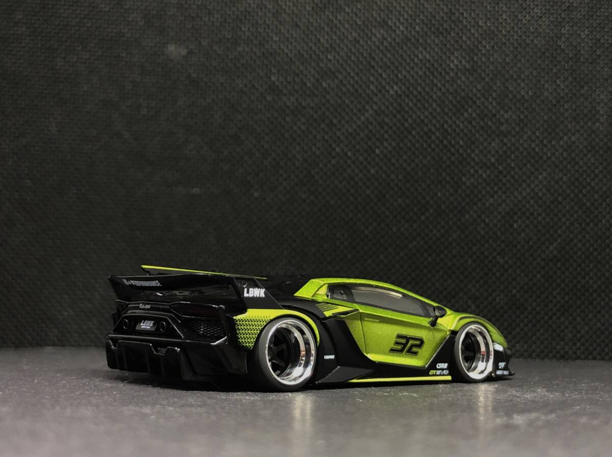 TSMモデル 1/64 LB-Silhouette WORKS Lamborghini Aventador GT EVO Lime LHD 改 深リム MINI GTの画像3