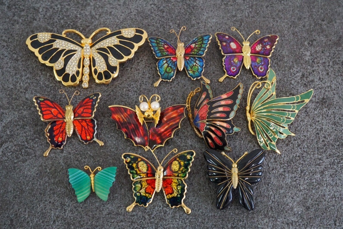 B927 蝶々 バタフライ 昆虫 ゴールドカラー ブローチ ヴィンテージ アクセサリー アンティーク 大量 セット まとめて おまとめ まとめ売りの画像1