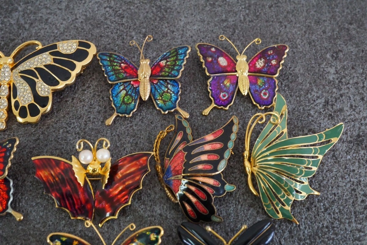 B927 蝶々 バタフライ 昆虫 ゴールドカラー ブローチ ヴィンテージ アクセサリー アンティーク 大量 セット まとめて おまとめ まとめ売りの画像3