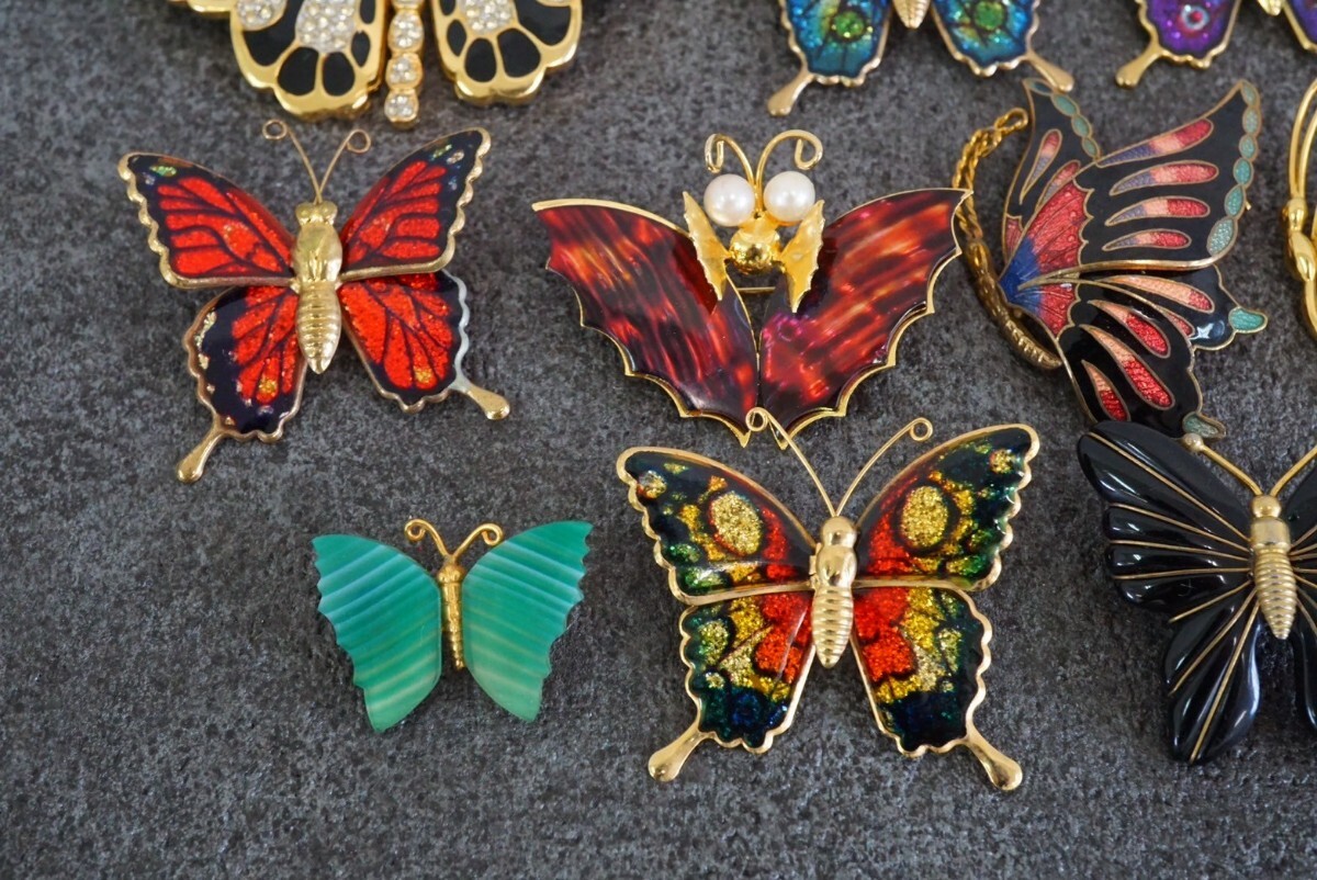 B927 蝶々 バタフライ 昆虫 ゴールドカラー ブローチ ヴィンテージ アクセサリー アンティーク 大量 セット まとめて おまとめ まとめ売りの画像4